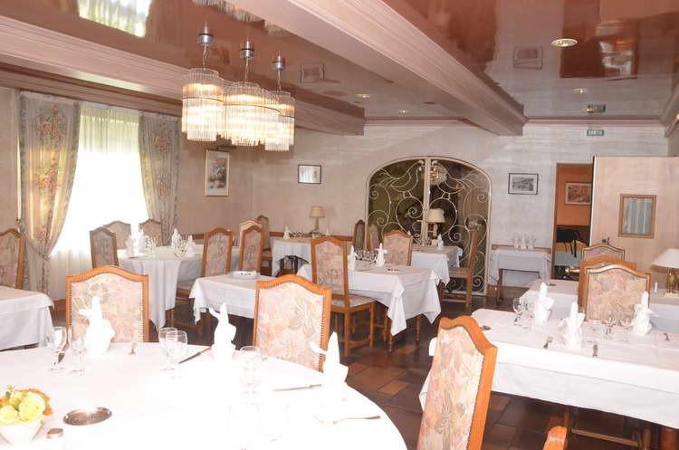 Hotel Du Commerce Pont-de-Vaux Zewnętrze zdjęcie